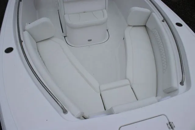 Slide: The Image of Tidewater 232 CC Adventure 2026 - 17