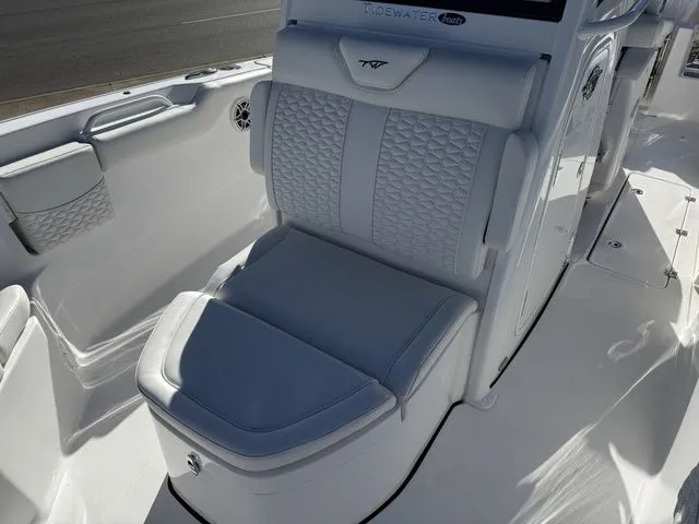 Slide: The Image of Tidewater 272 CC Adventure 2026 - 10