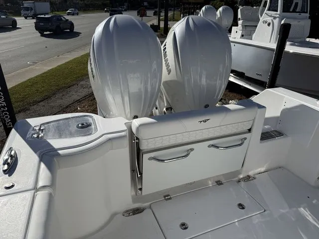 Slide: The Image of Tidewater 272 CC Adventure 2026 - 13