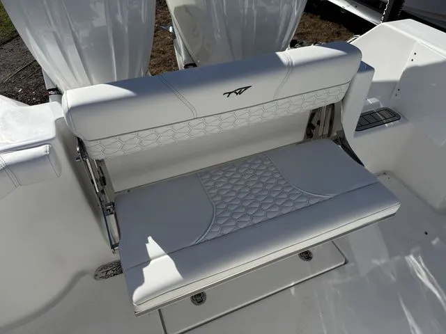 Slide: The Image of Tidewater 272 CC Adventure 2026 - 14