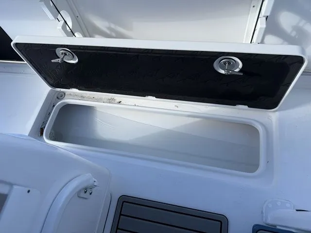 Slide: The Image of Tidewater 272 CC Adventure 2026 - 17