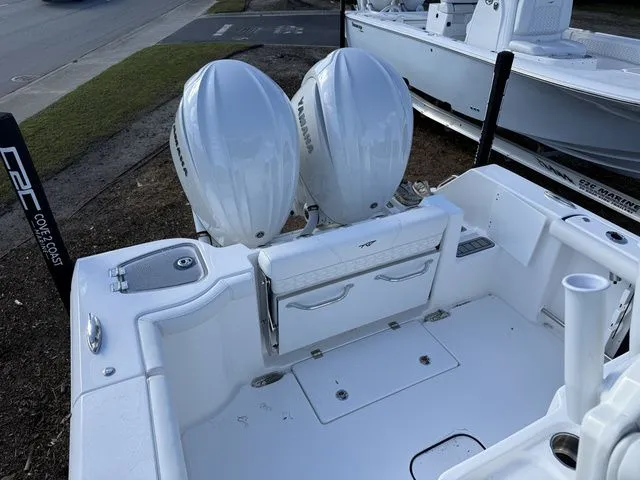 Slide: The Image of Tidewater 272 CC Adventure 2026 - 9