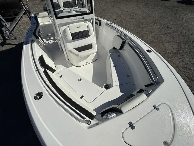 Slide: The Image of Tidewater 210 LXF 2026 - 13