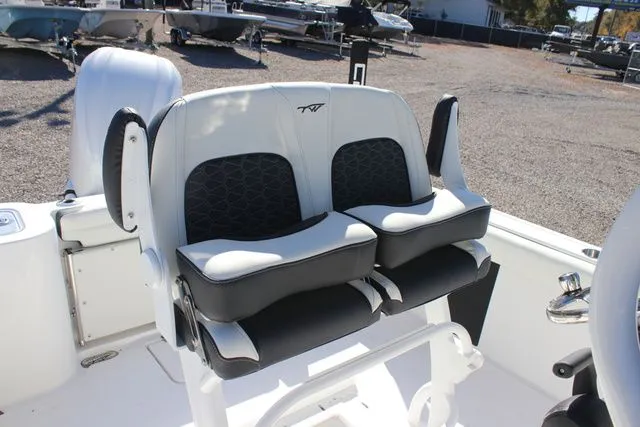 Slide: The Image of Tidewater 232 CC Adventure 2026 - 18