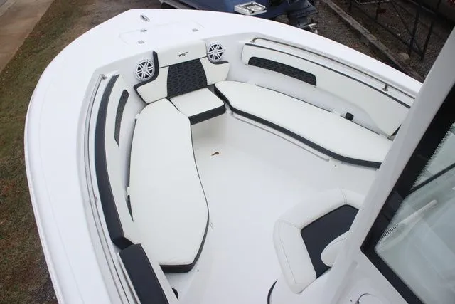 Slide: The Image of Tidewater LXF 220 2026 - 17