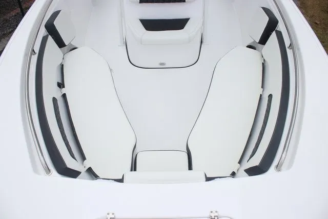 Slide: The Image of Tidewater LXF 220 2026 - 18