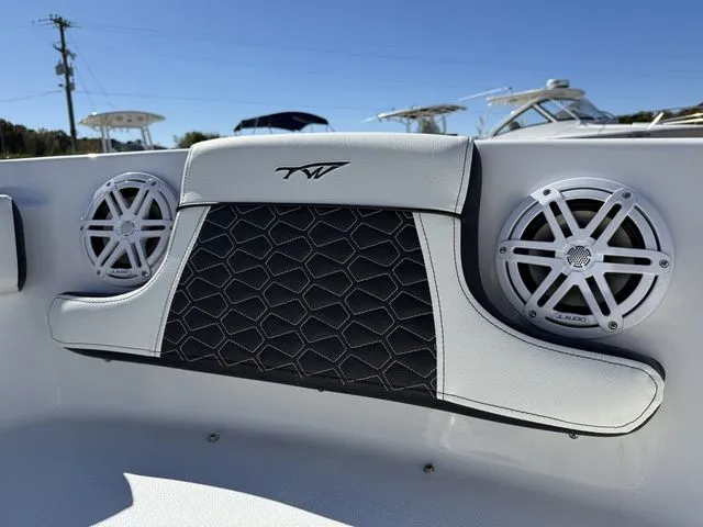 Slide: The Image of Tidewater 210 LXF 2026 - 9