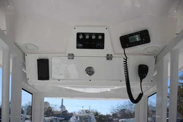 Slide: The Image of Sea Fox 268 Commander 2024 - 11