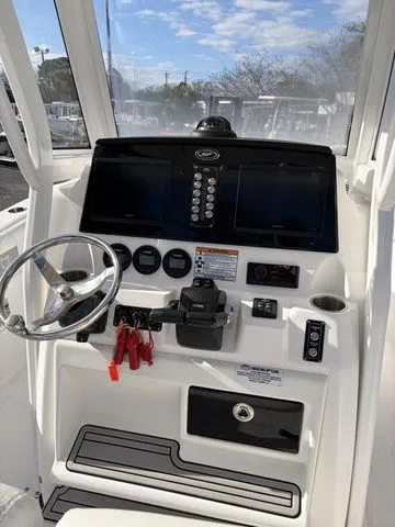 Slide: The Image of Sea Fox 268 Commander 2024 - 15