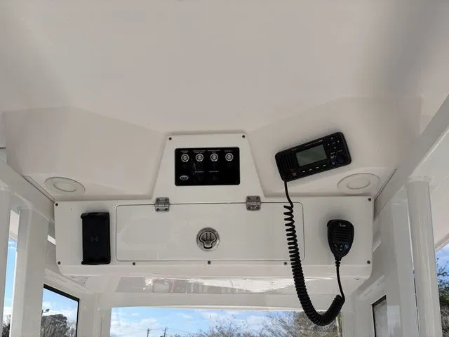 Slide: The Image of Sea Fox 268 Commander 2024 - 16