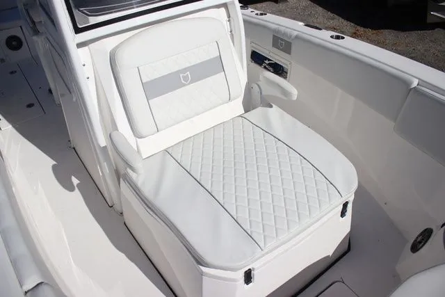 Slide: The Image of Sea Fox 268 Commander 2024 - 8