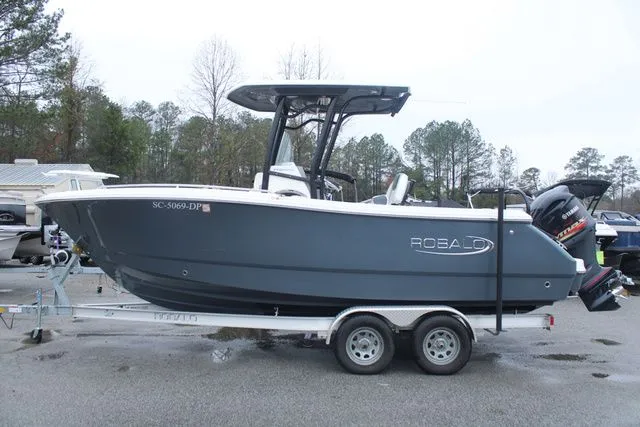 Slide: The Image of Robalo R230 Center Console 2021 - 3
