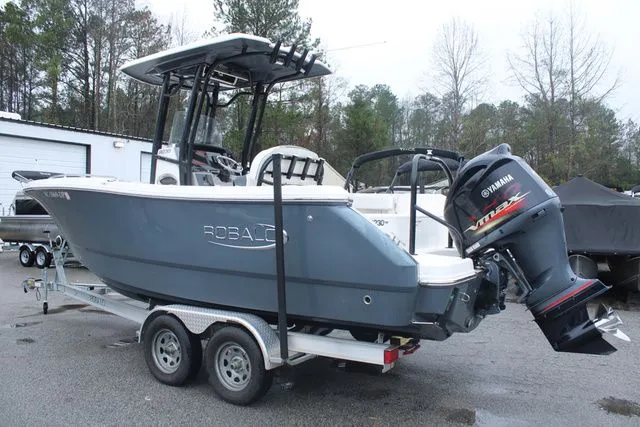 Slide: The Image of Robalo R230 Center Console 2021 - 4