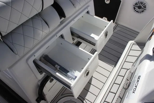 Slide: The Image of Sea Fox 288 Commander 2025 - 15