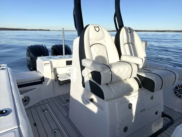 Slide: The Image of Sea Fox 288 Commander 2025 - 7