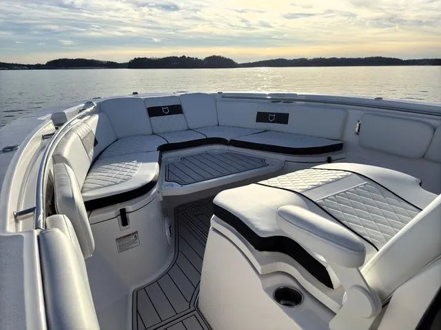 Slide: The Image of Sea Fox 288 Commander 2025 - 9