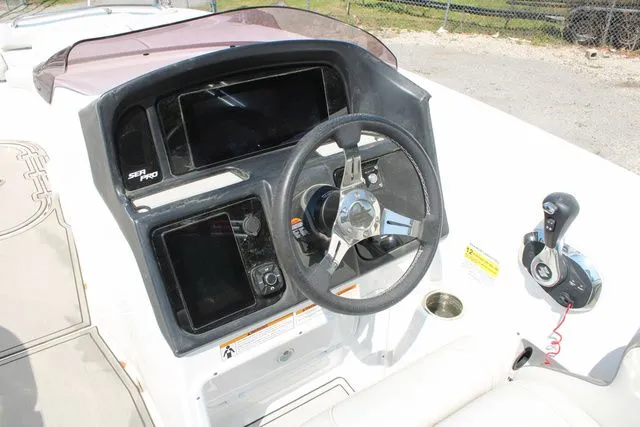 Slide: The Image of Sea Pro Citation 2400 2022 - 13