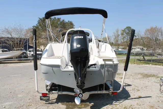 Slide: The Image of Sea Pro Citation 2400 2022 - 5