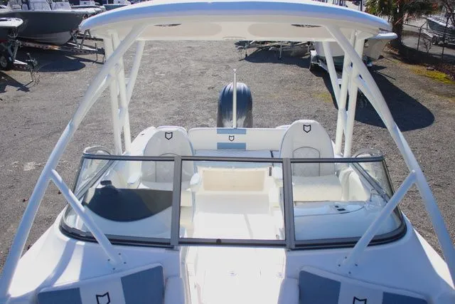 Slide: The Image of Sea Fox Traveler 228 T 2026 - 10