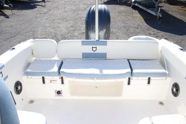 Slide: The Image of Sea Fox Traveler 228 T 2026 - 5