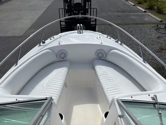 Slide: The Image of Boston Whaler 210 Ventura 2004 - 10