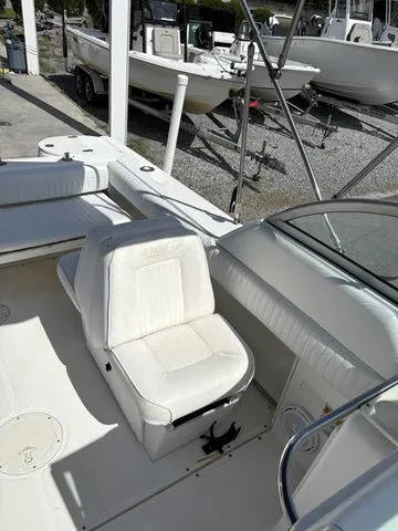 Slide: The Image of Boston Whaler 210 Ventura 2004 - 12