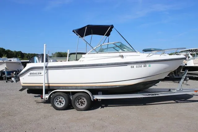 Slide: The Image of Boston Whaler 210 Ventura 2004 - 3