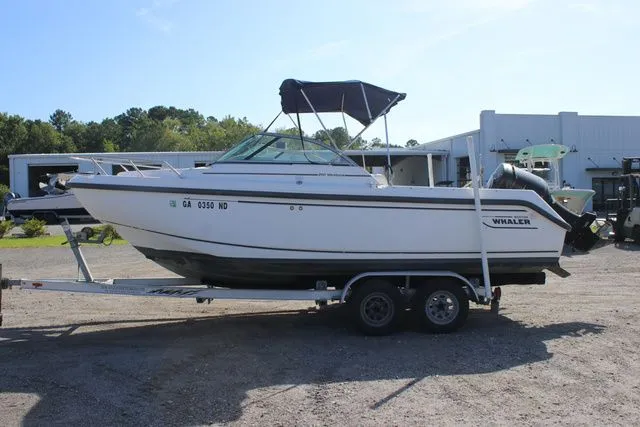 Slide: The Image of Boston Whaler 210 Ventura 2004 - 4