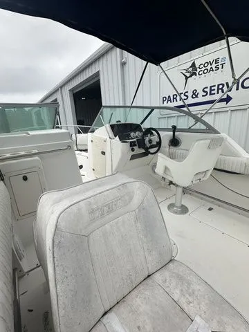 Slide: The Image of Boston Whaler 210 Ventura 2004 - 7