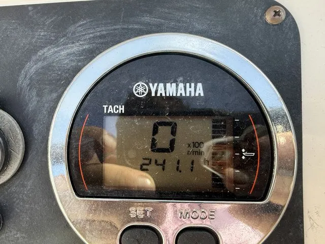 Slide: The Image of Robalo R227 Dual Console 2017 - 11