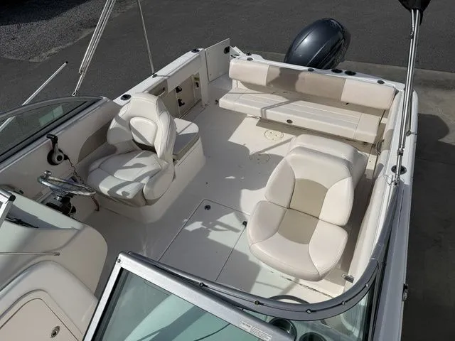 Slide: The Image of Robalo R227 Dual Console 2017 - 12