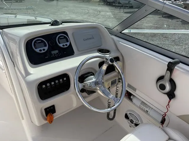 Slide: The Image of Robalo R227 Dual Console 2017 - 6