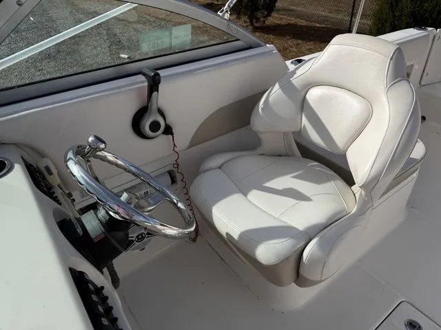 Slide: The Image of Robalo R227 Dual Console 2017 - 7