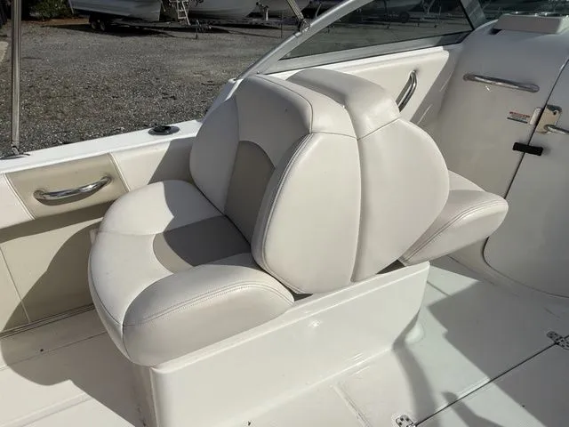 Slide: The Image of Robalo R227 Dual Console 2017 - 8