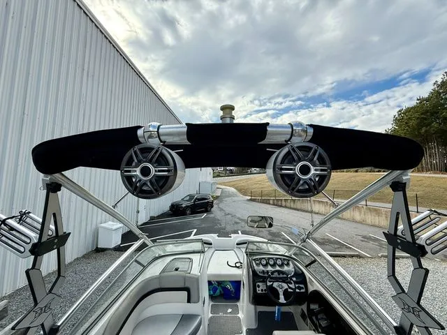 Slide: The Image of Yamaha 212X 2010 - 14