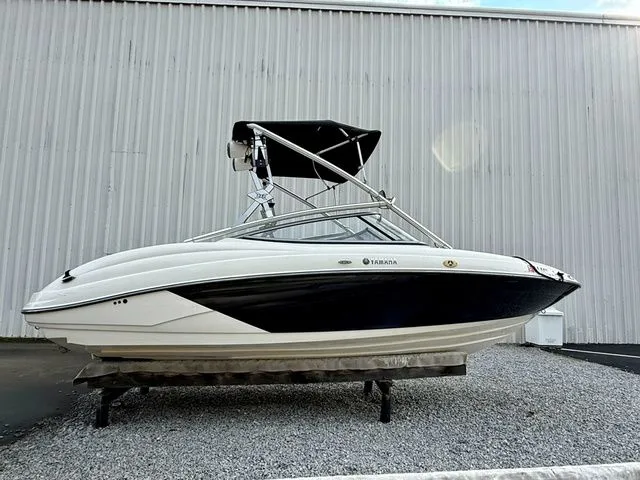 Slide: The Image of Yamaha 212X 2010 - 2