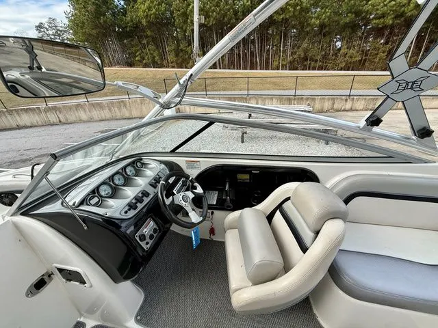 Slide: The Image of Yamaha 212X 2010 - 6