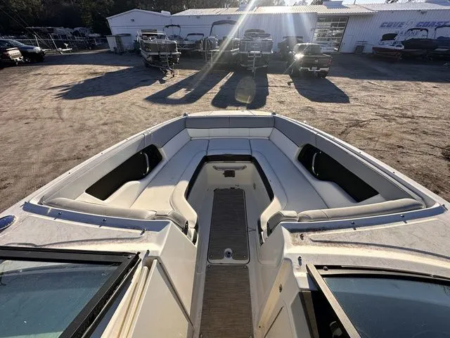 Slide: The Image of Sea Ray 240 Sundeck 2016 - 11