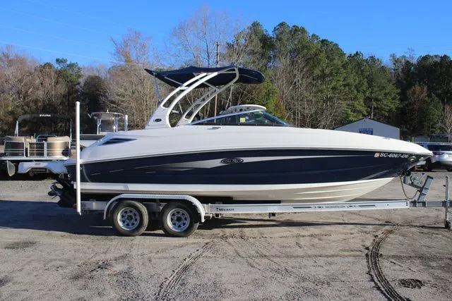 Slide: The Image of Sea Ray 240 Sundeck 2016 - 3