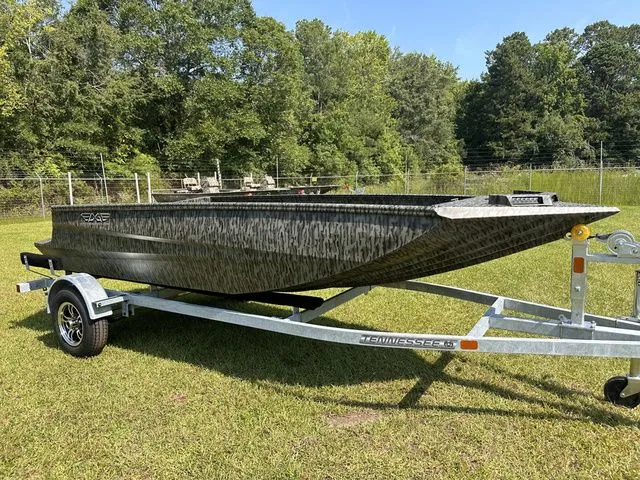 Slide: The Image of Edge Boats 553 DB 2025 - 4