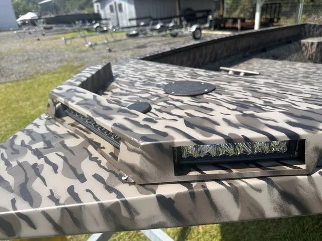 Slide: The Image of Edge Boats 553 DB 2025 - 12