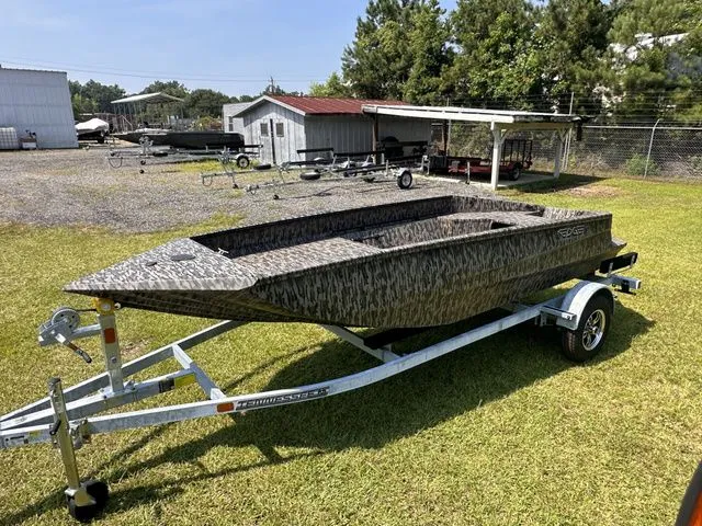 Slide: The Image of Edge Boats 553 DB 2025 - 8