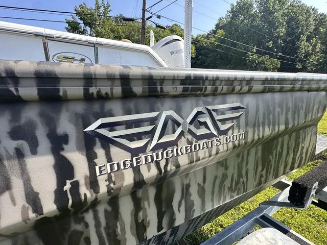 Slide: The Image of Edge Boats 553 DB 2025 - 7