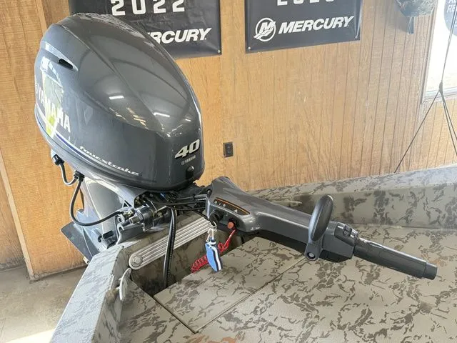 Slide: The Image of Edge Boats 553 DB 2025 - 12