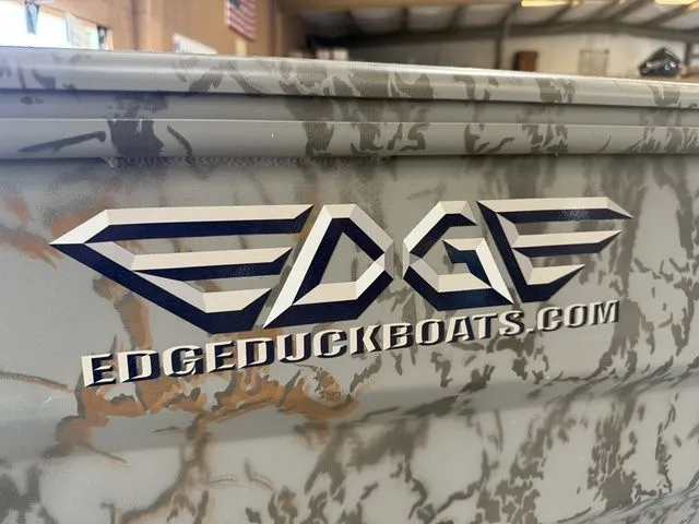 Slide: The Image of Edge Boats 553 DB 2025 - 15