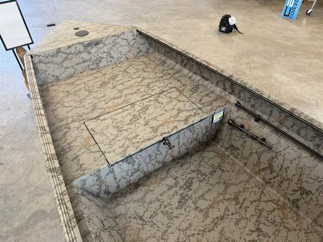 Slide: The Image of Edge Boats 553 DB 2025 - 7