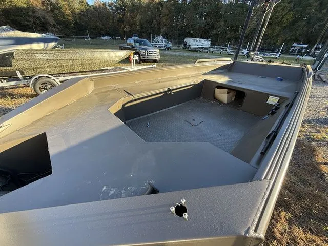 Slide: The Image of Edge Boats 656 Db 2026 - 3