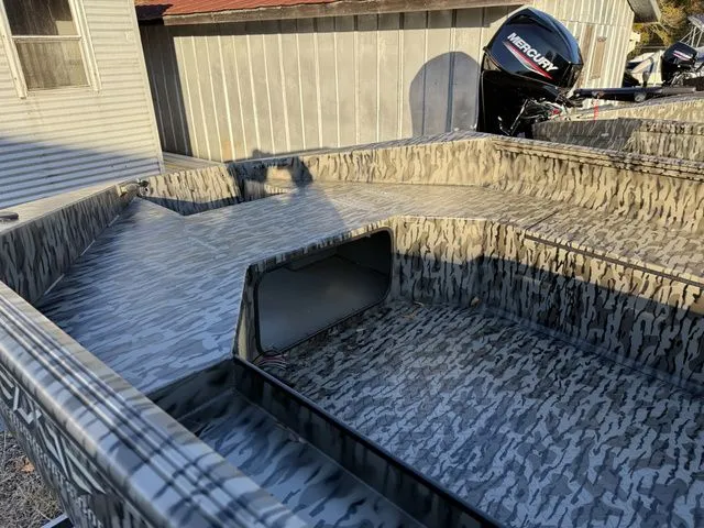 Slide: The Image of Edge Boats 656 Db 2026 - 3