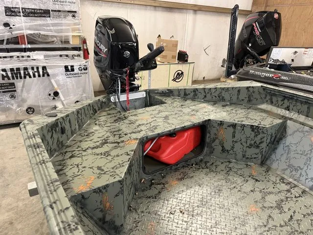 Slide: The Image of Edge Boats 656 DB SP 2026 - 4