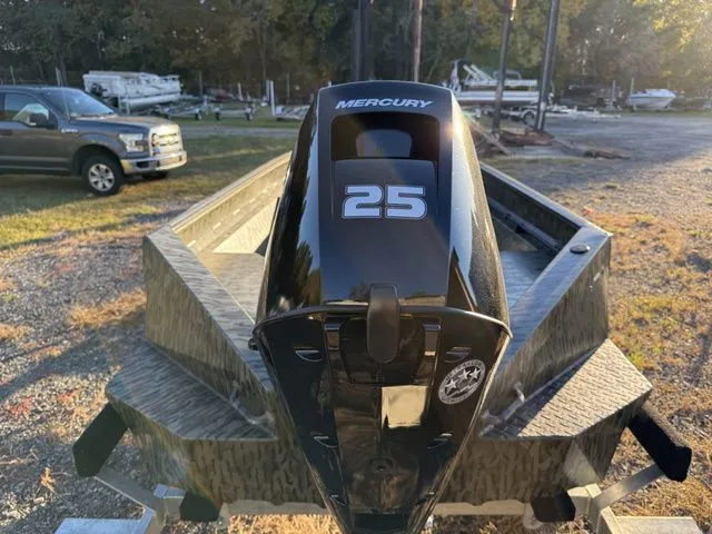 Slide: The Image of Edge Boats 553 DB Sportsman 2025 - 6